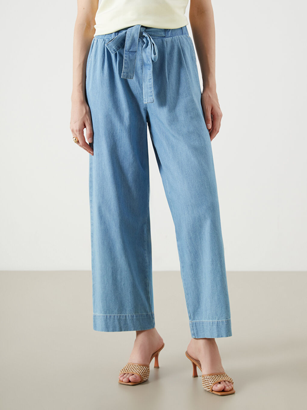 Elasticated Waist Straight Fit Women's Jeans-1