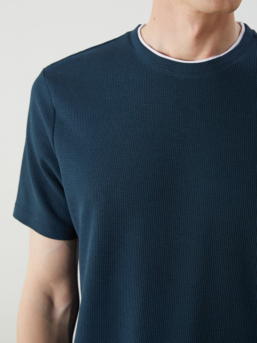 LCWAIKIKI Classic Crew Neck Plain Men's T-Shirt -S5JF99Z8-QT0