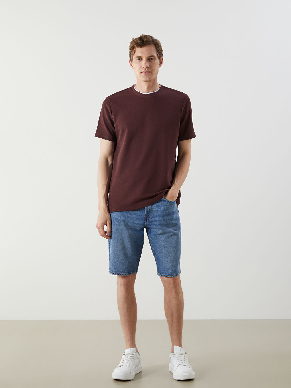 LCWAIKIKI Classic Crew Neck Plain Men's T-Shirt -S5JF99Z8-ZQ4