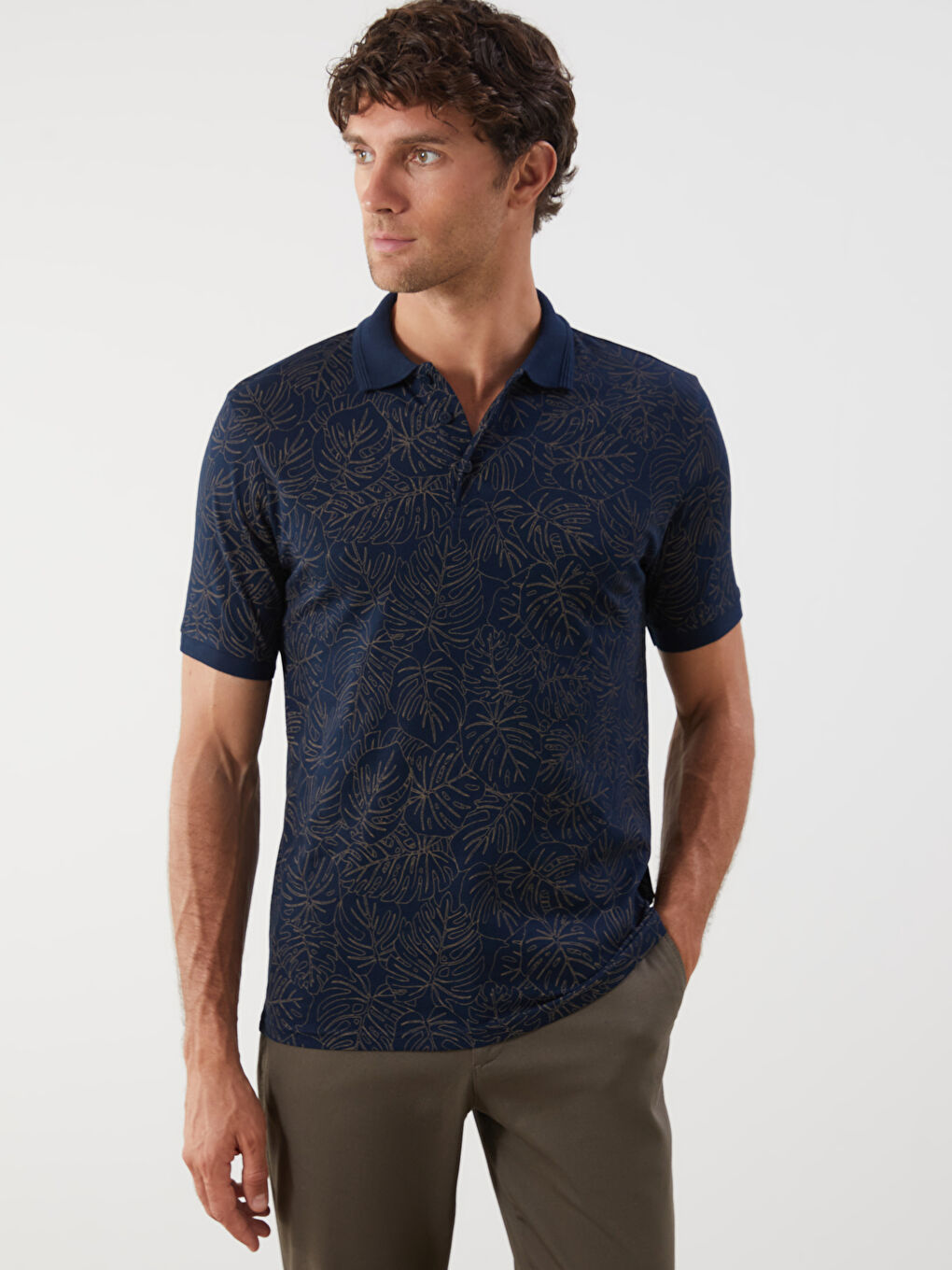 LCWAIKIKI Classic Man NAVY T-Shirt -S5JG02Z8-LSJ