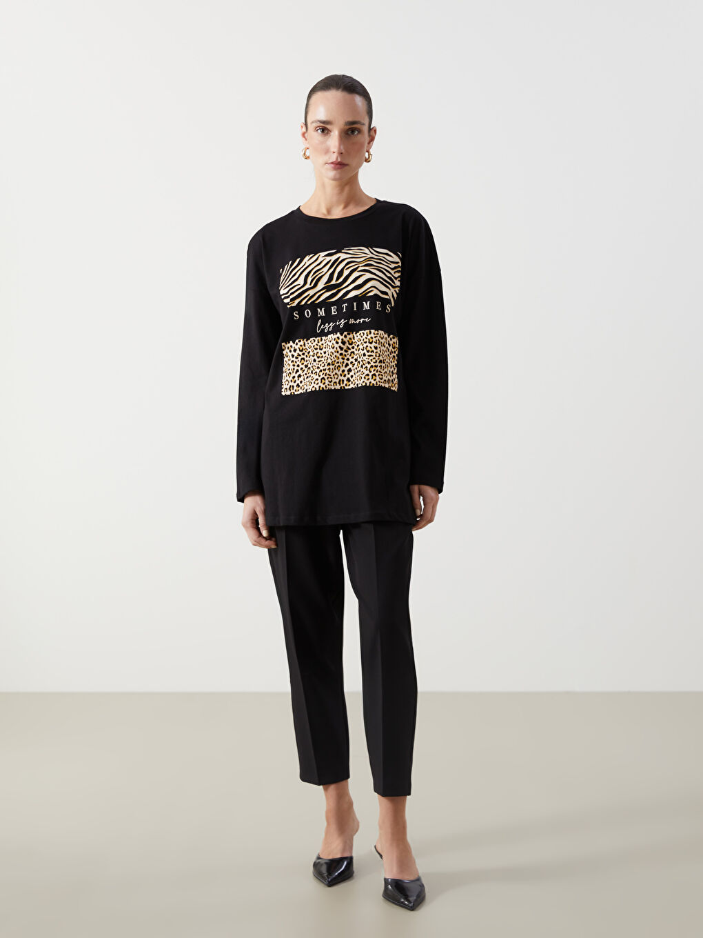 Siyah Bisiklet Yaka Leopar Desenli Kadın Tunik-1