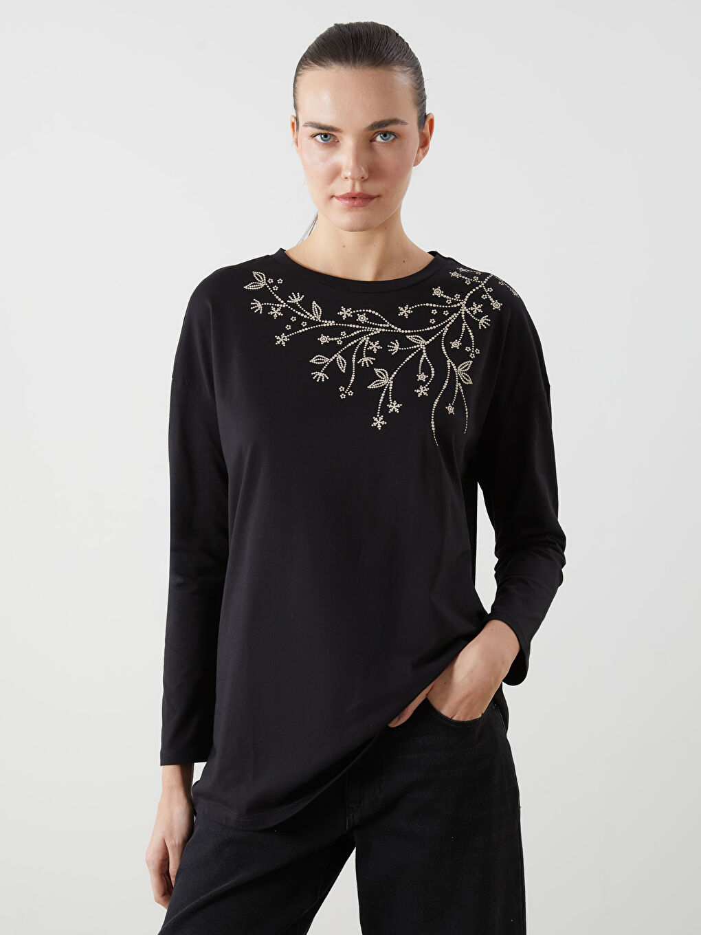 Siyah Bisiklet Yaka Çiçekli Kadın Tunik