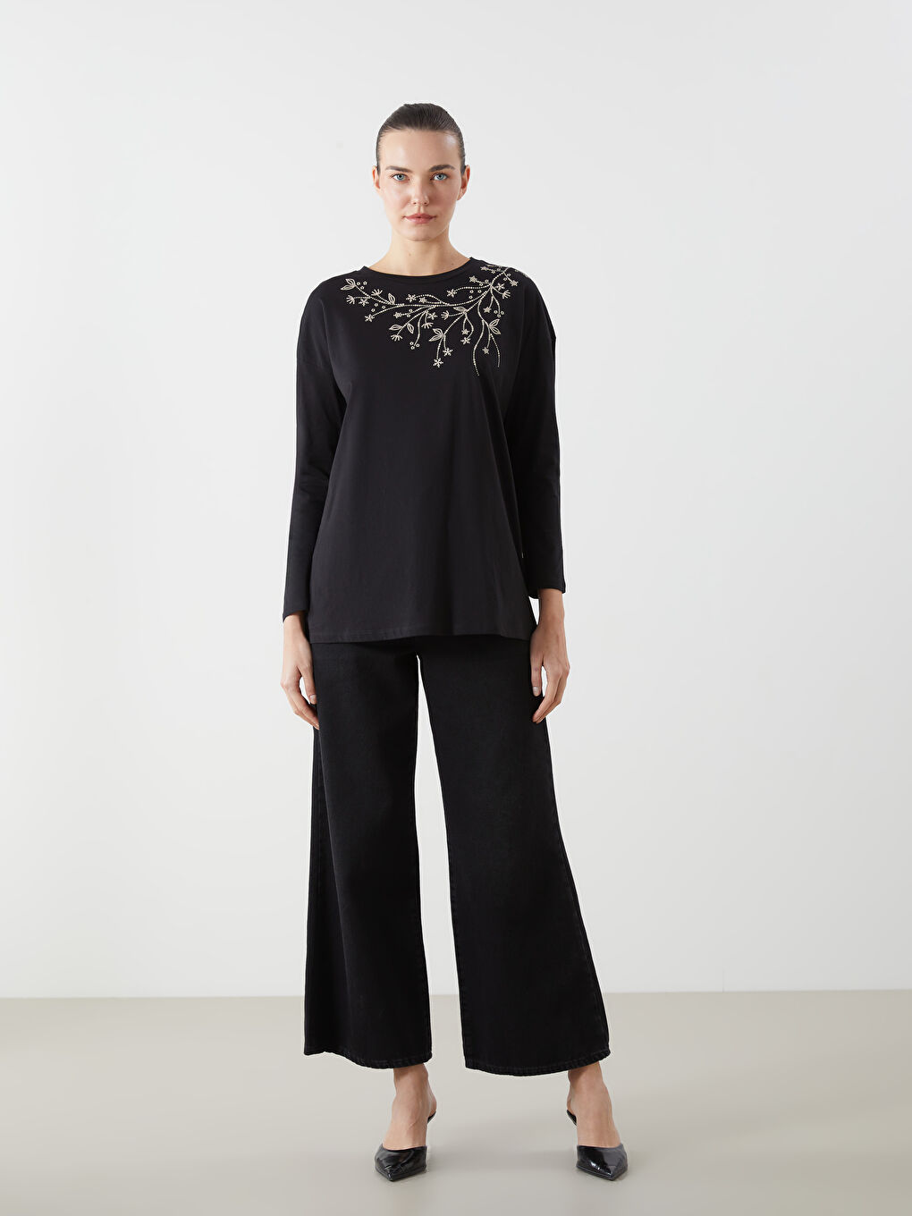 Siyah Bisiklet Yaka Çiçekli Kadın Tunik-1