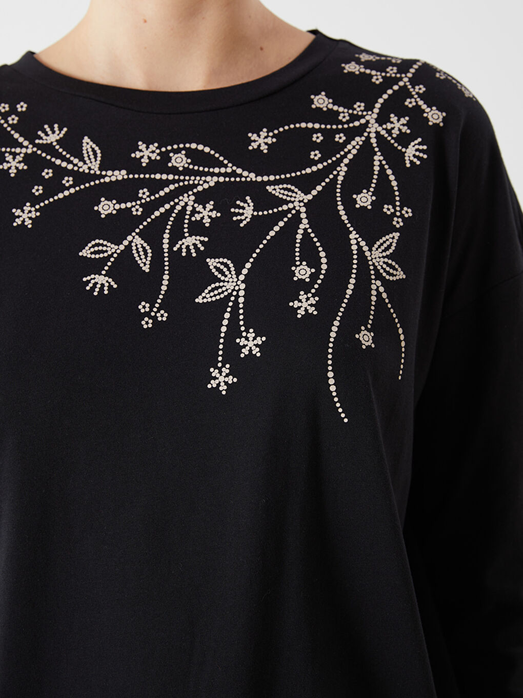 Siyah Bisiklet Yaka Çiçekli Kadın Tunik-2