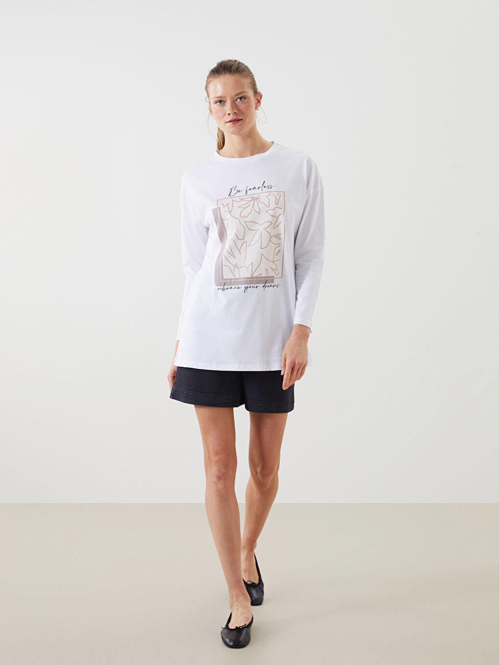 Beyaz Bisiklet Yaka Baskılı Kadın Tunik-1