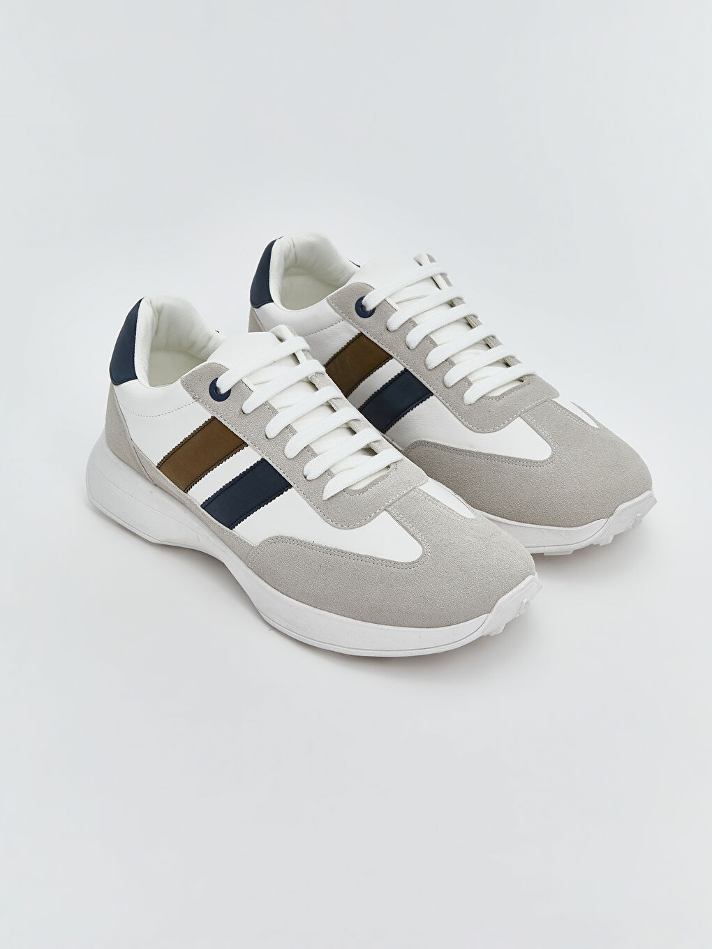 أحذية رياضية بلوك الألوان بأربطة للرجال