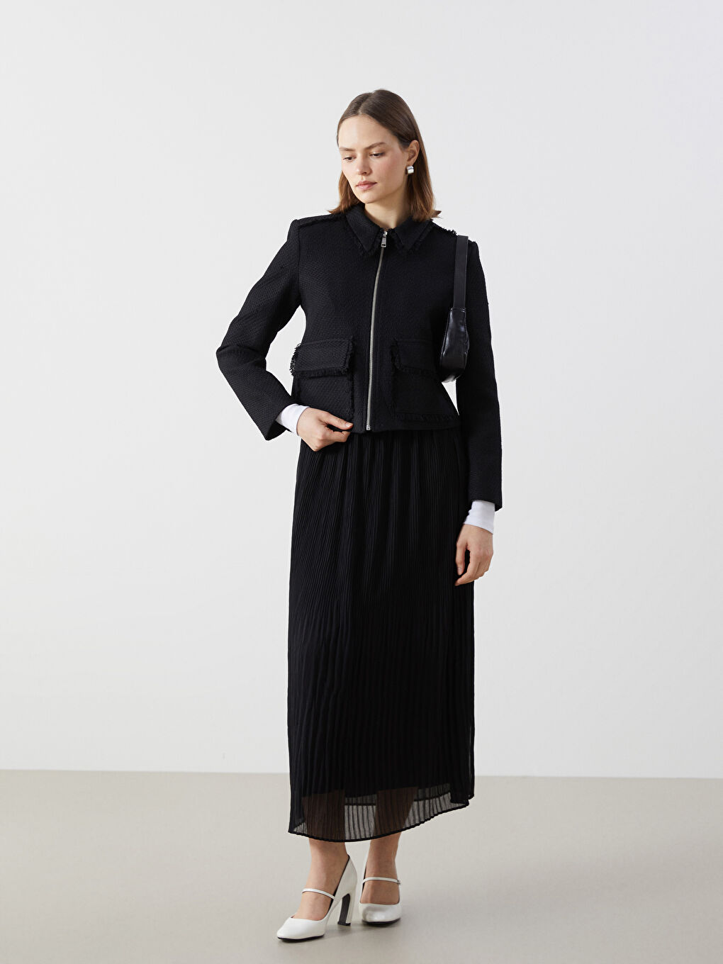 Siyah Gömlek Yaka Crop Kadın Tüvit Ceket-1