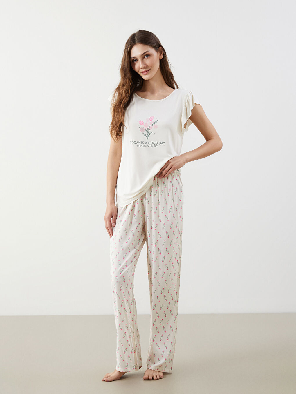 LCW DREAM Crew Neck Floral Women's Pyjama Set -S5JJ11Z8-LRA