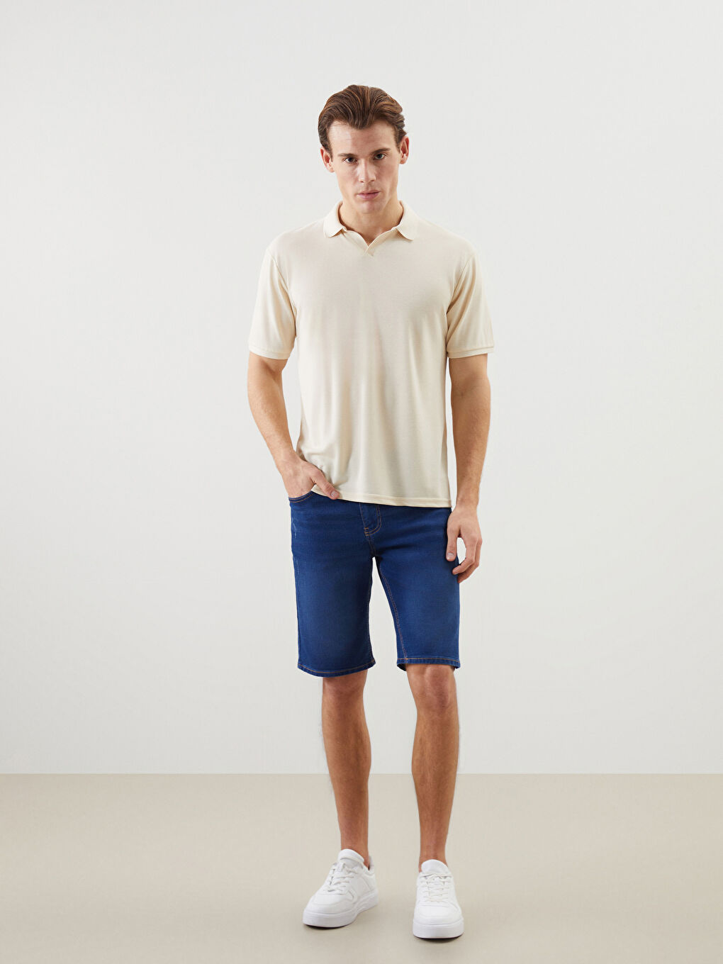 Ekru Polo Yaka Kısa Kollu Erkek Tişört-1