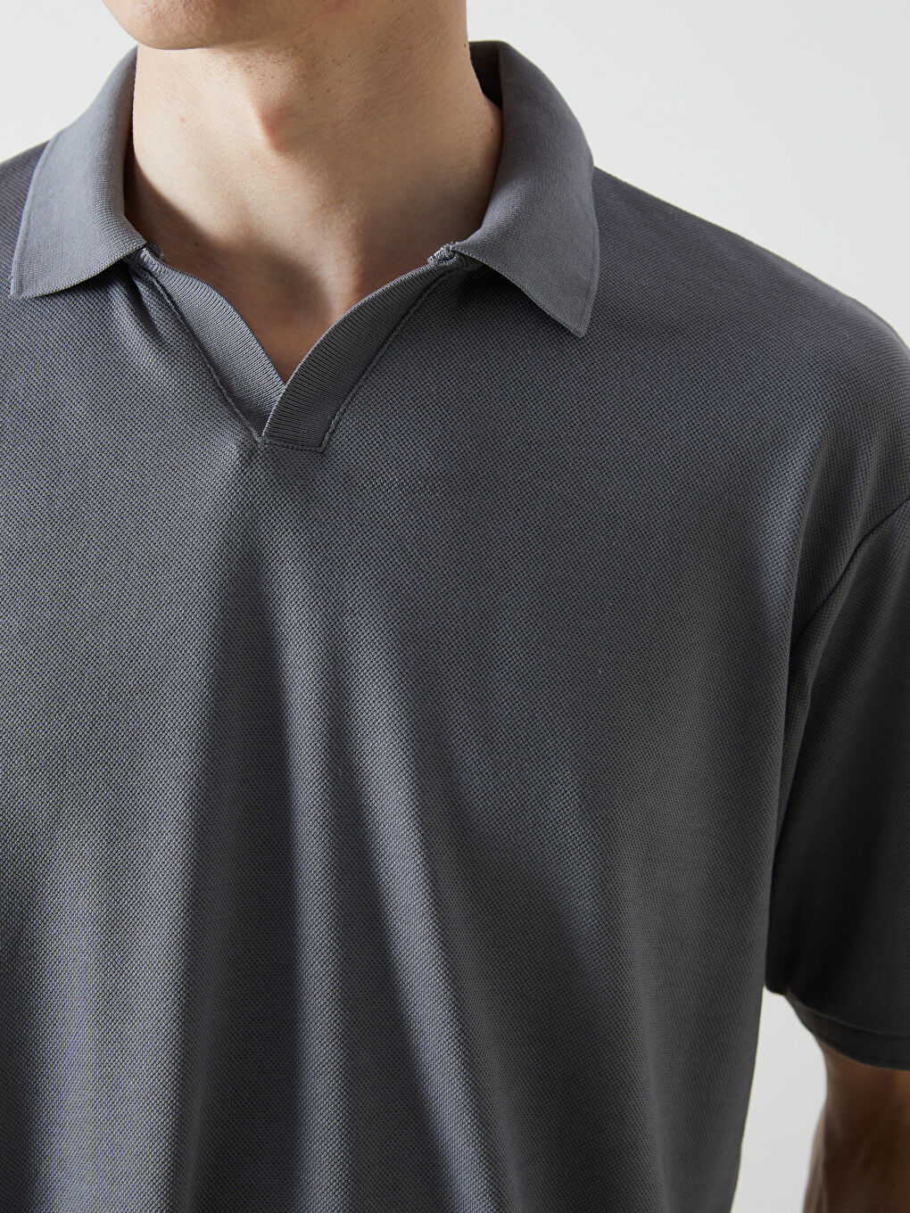 Gri Polo Yaka Kısa Kollu Erkek Tişört-2