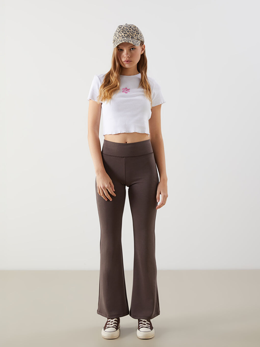 Crew Neck Floral Embroidered Women's Crop Top-1