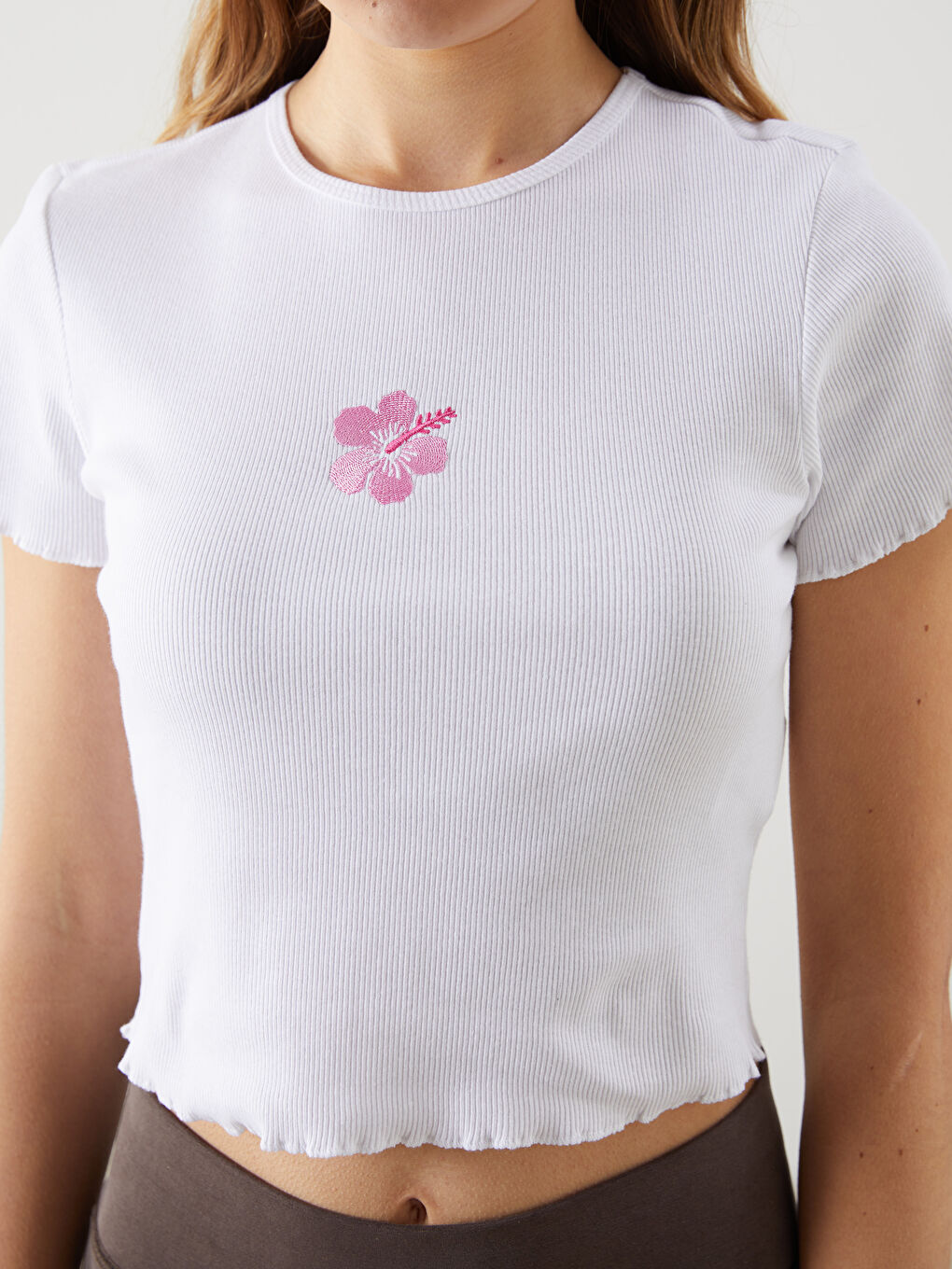 Crew Neck Floral Embroidered Women's Crop Top-2