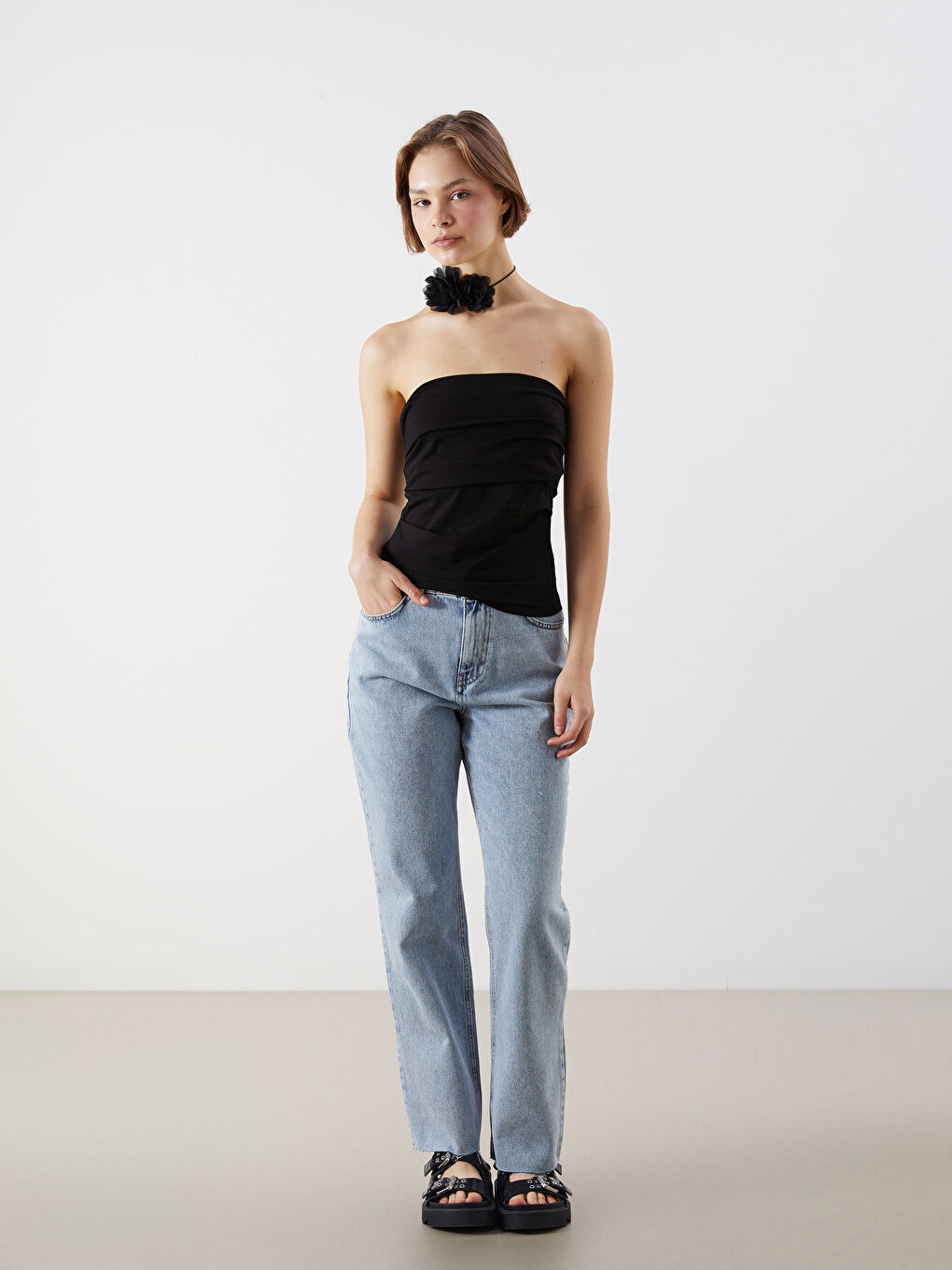 Strapless Neck Gathered Detail Crop-1