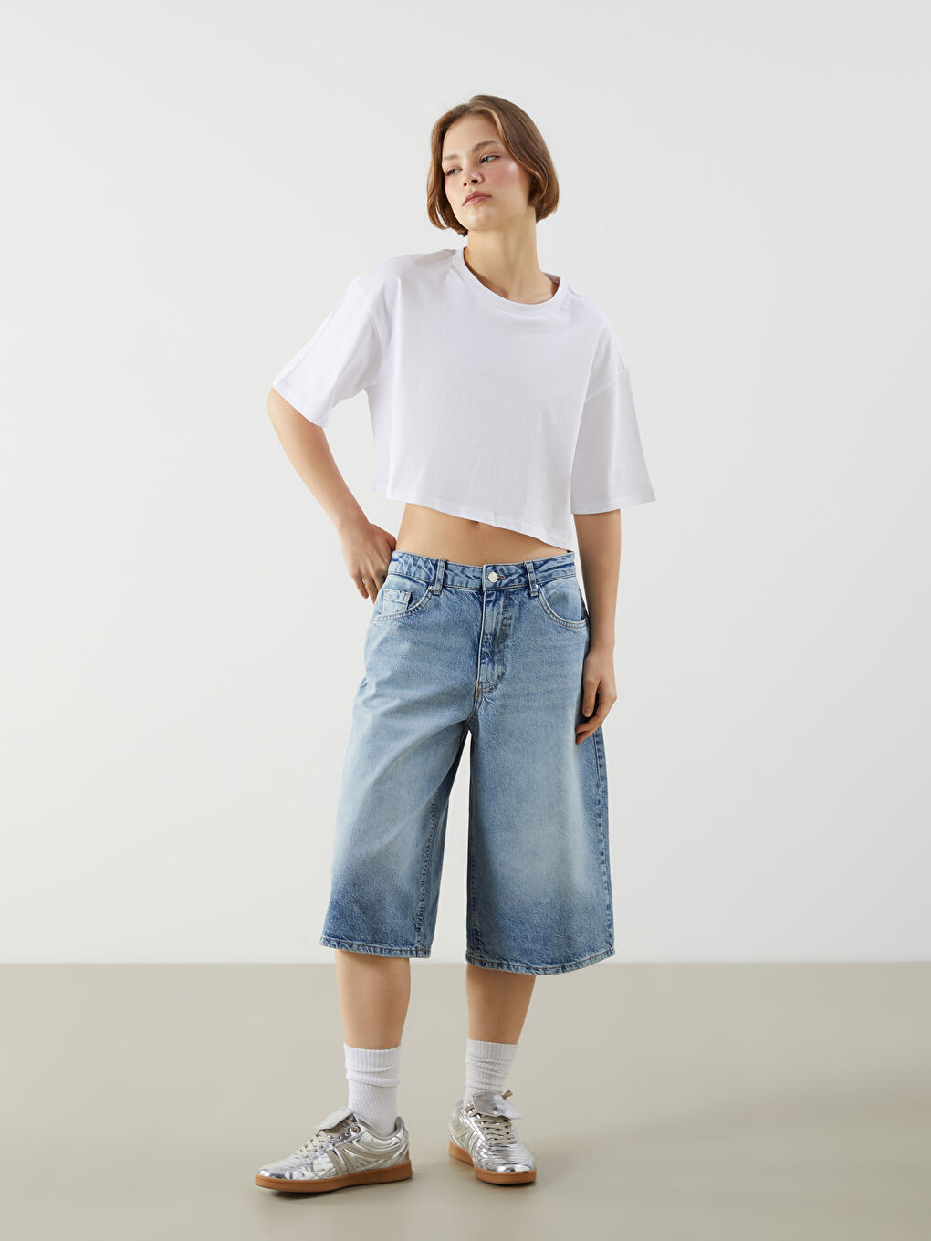 Кроп з круглим вирізом, простий, короткий рукав для жінок-1