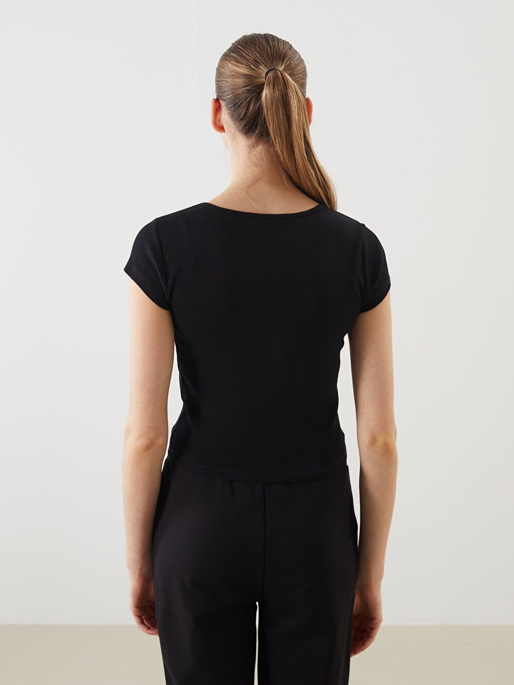 әйелдерге арналған v жағалы футболка-3