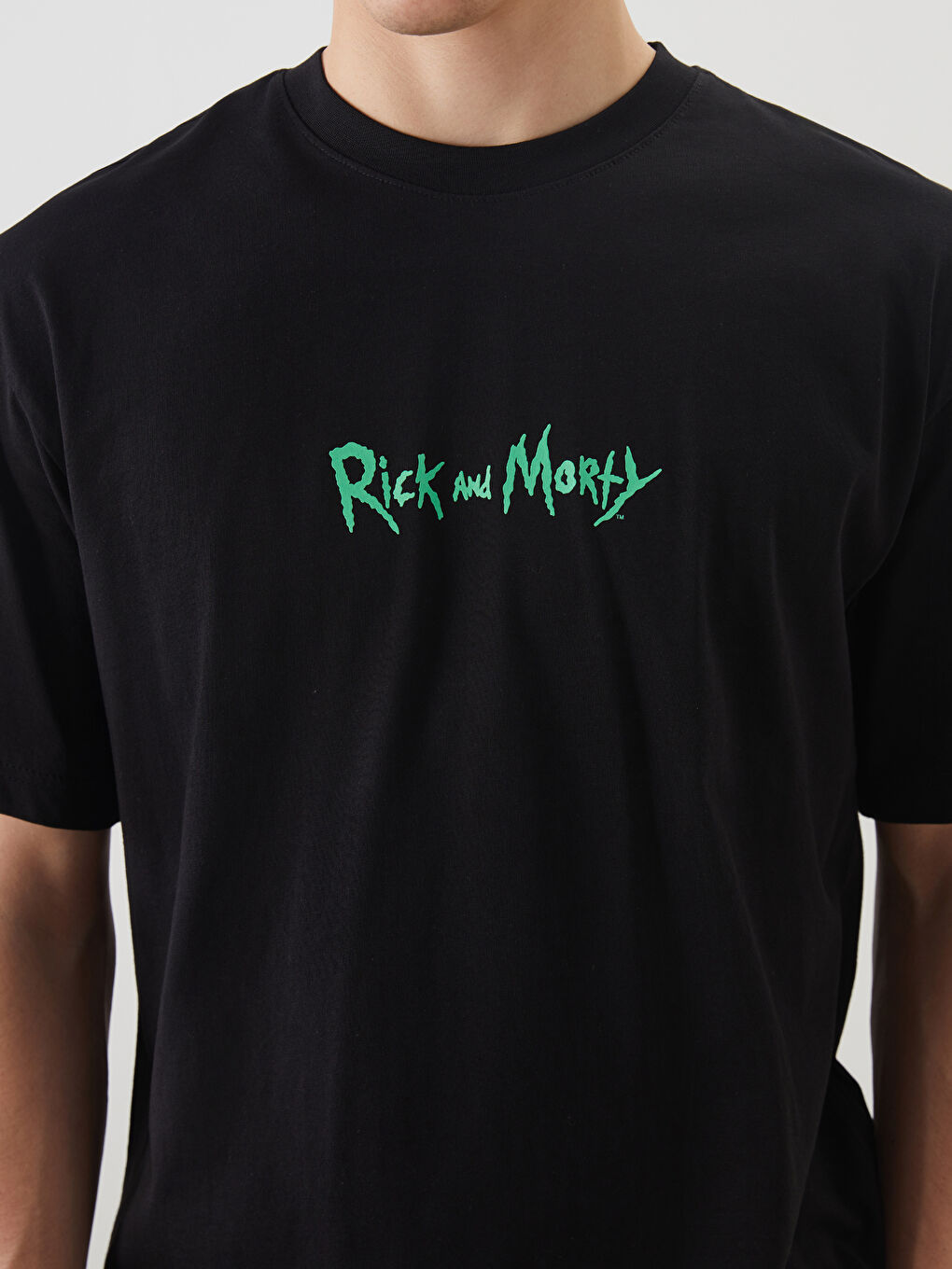 تي شيرت رجالي بياقة دائرية وطبعة Rick and Morty -S5JL30Z8-CVL