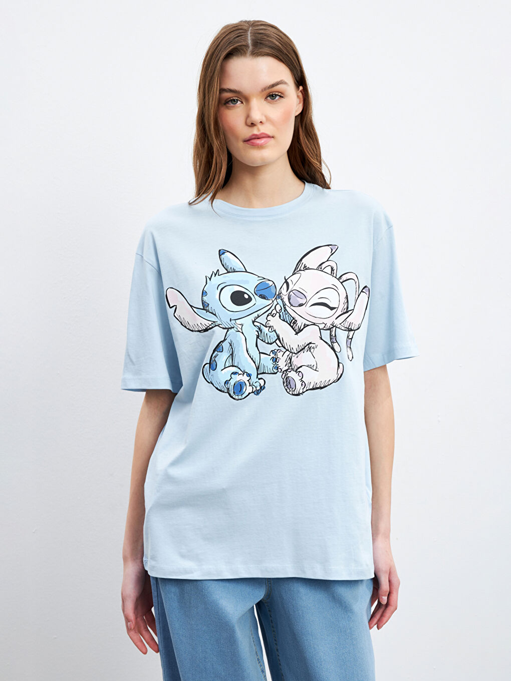 LCWAIKIKI Classic Lilo & Stitch Printed Oversize Women's T-Shirt -S5JL46Z8-QXL