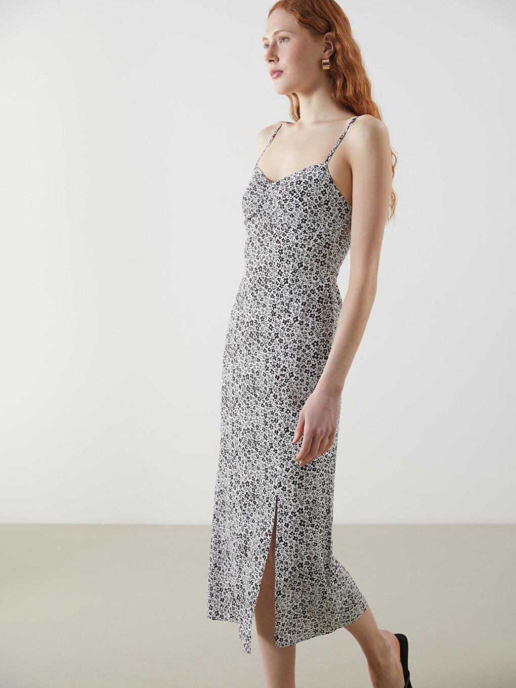 V-Neck Floral Dress -S5JL76Z8-LU7