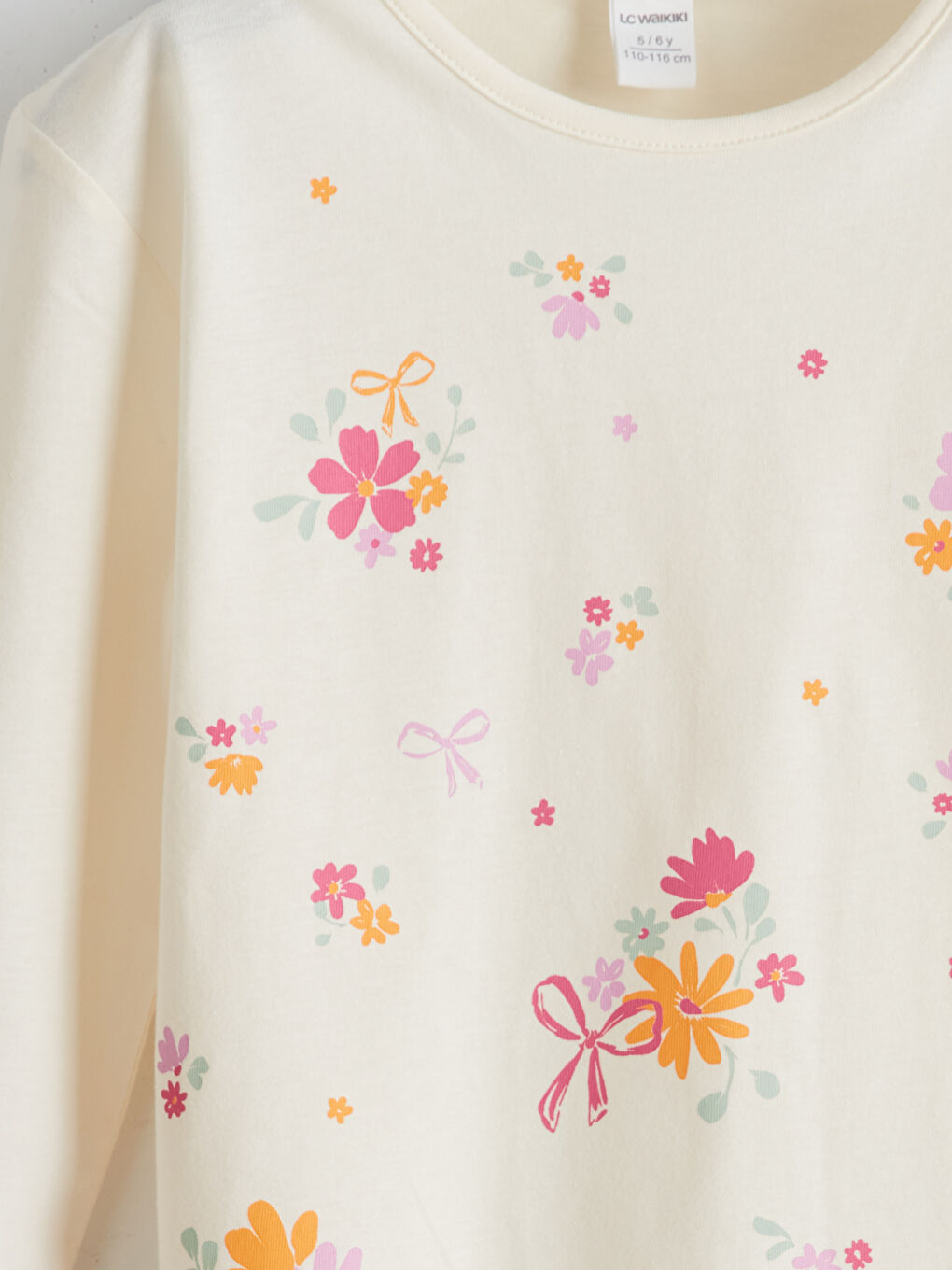 Ekru Bisiklet Yaka Çiçekli Kız Çocuk Tişört-2