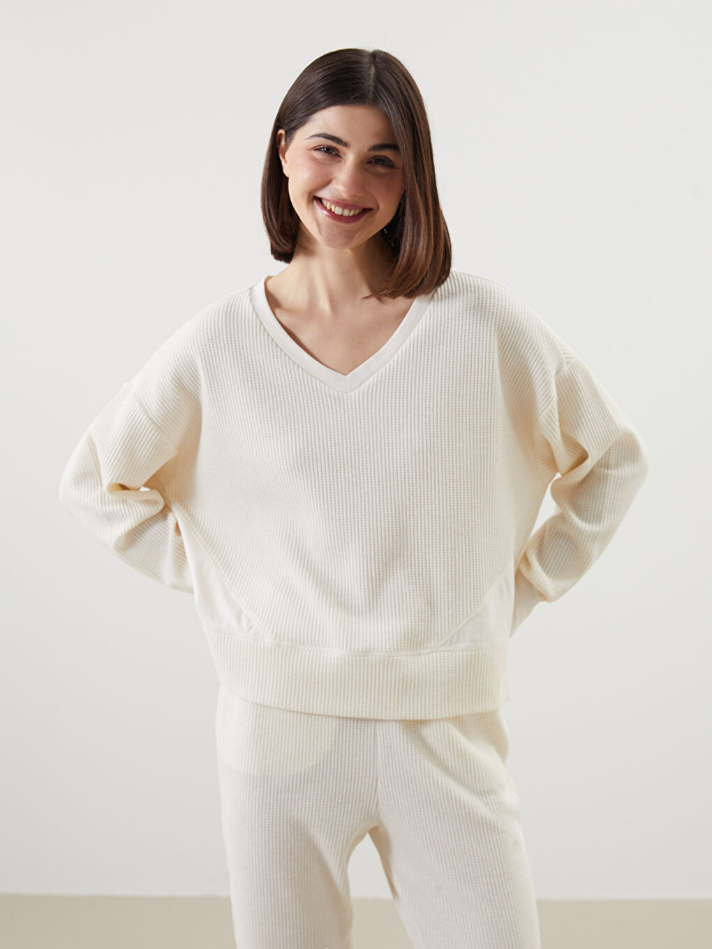 V-Neck Self Patterned Oversize Women's Pyjama Top -S5JO01Z8-KX0
