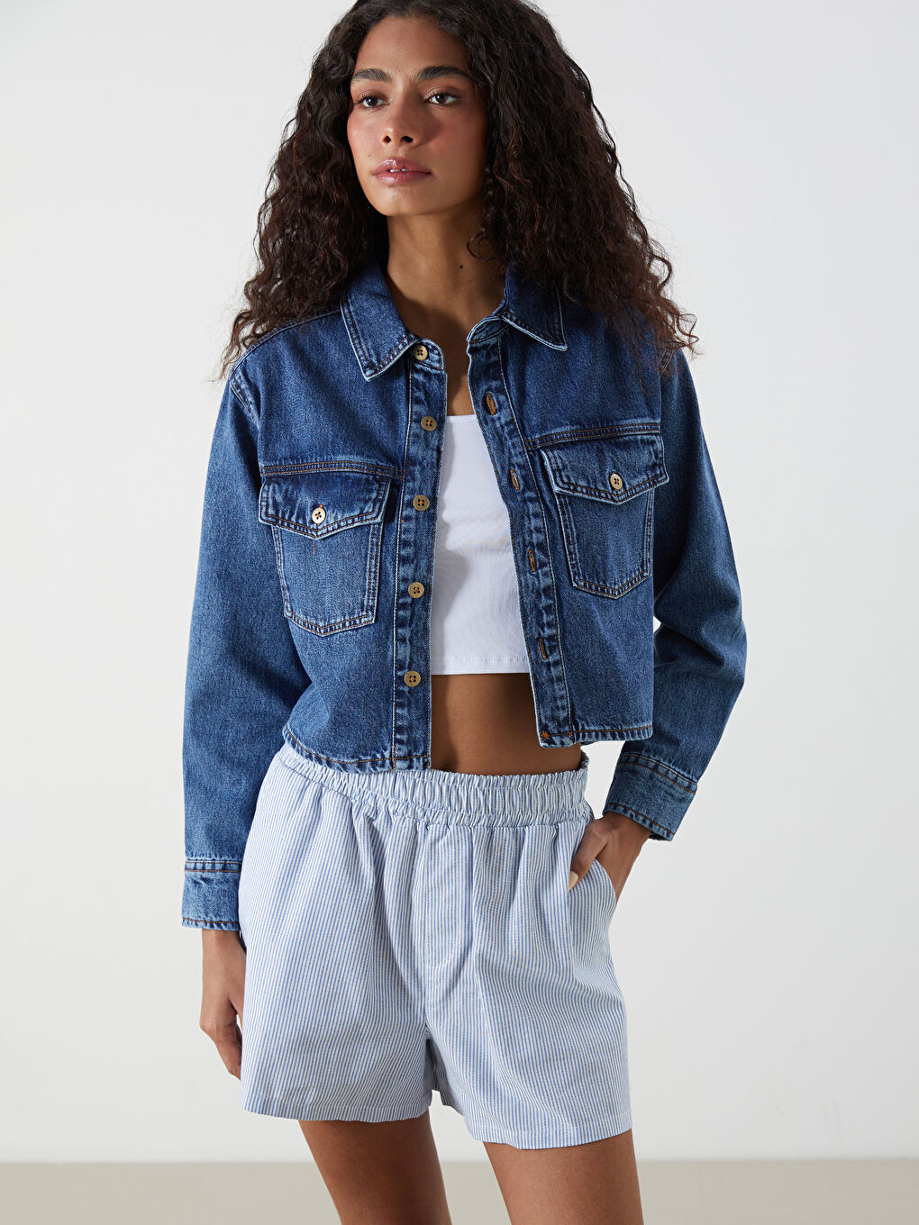 Collared Neck Crop Women's Denim Jacket