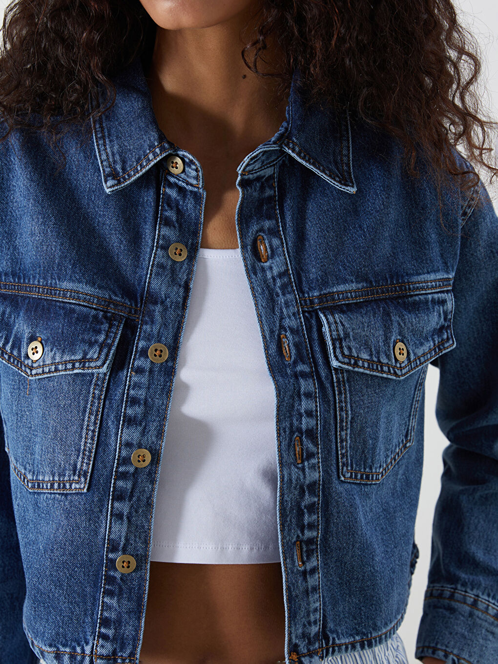 Collared Neck Crop Women's Denim Jacket-2