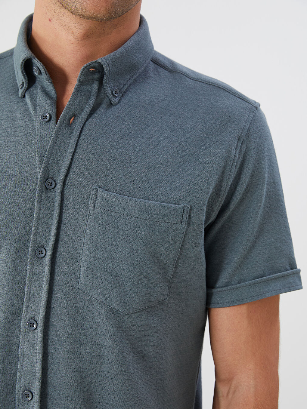 قميص رجالي بقصة عادية وكم قصير-2