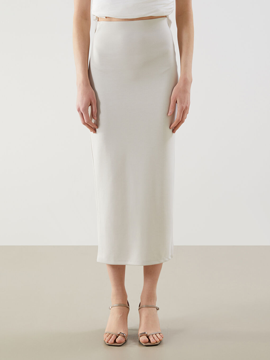 Bej Ekstra Dar Fit Kadın Etek-1