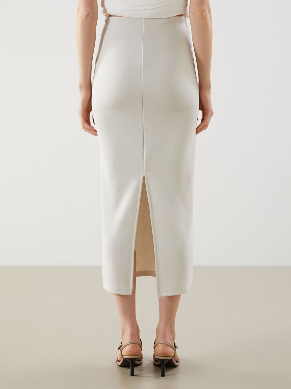 Bej Ekstra Dar Fit Kadın Etek-3