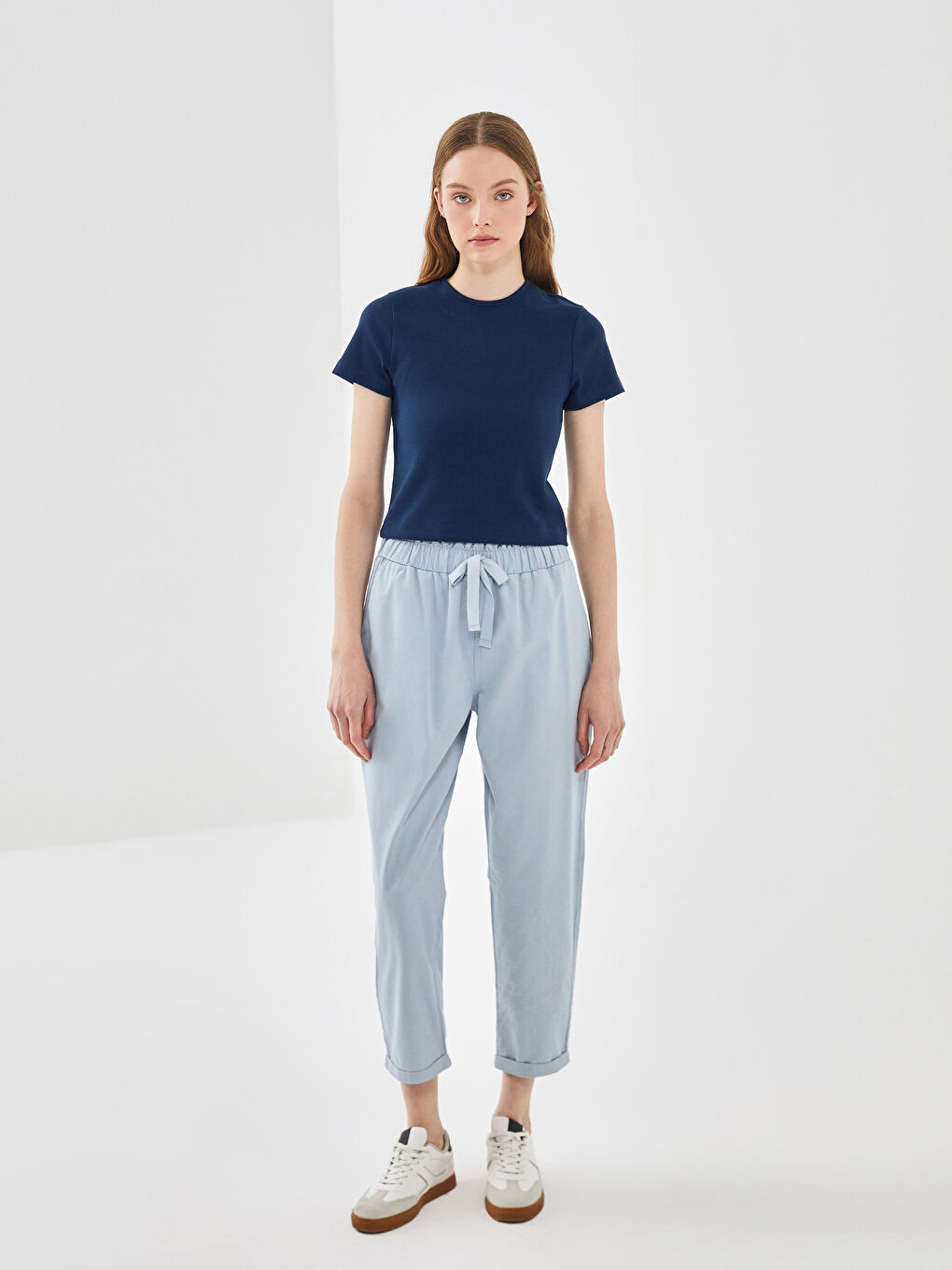 Футболка Женская С Круглым Вырезом-1