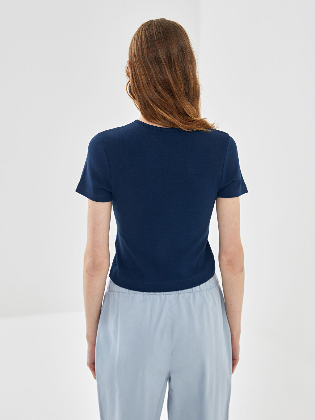 Футболка Женская С Круглым Вырезом-3