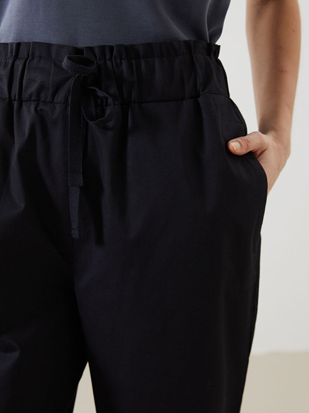 Siyah Beli Lastikli Kadın Pantolon-2