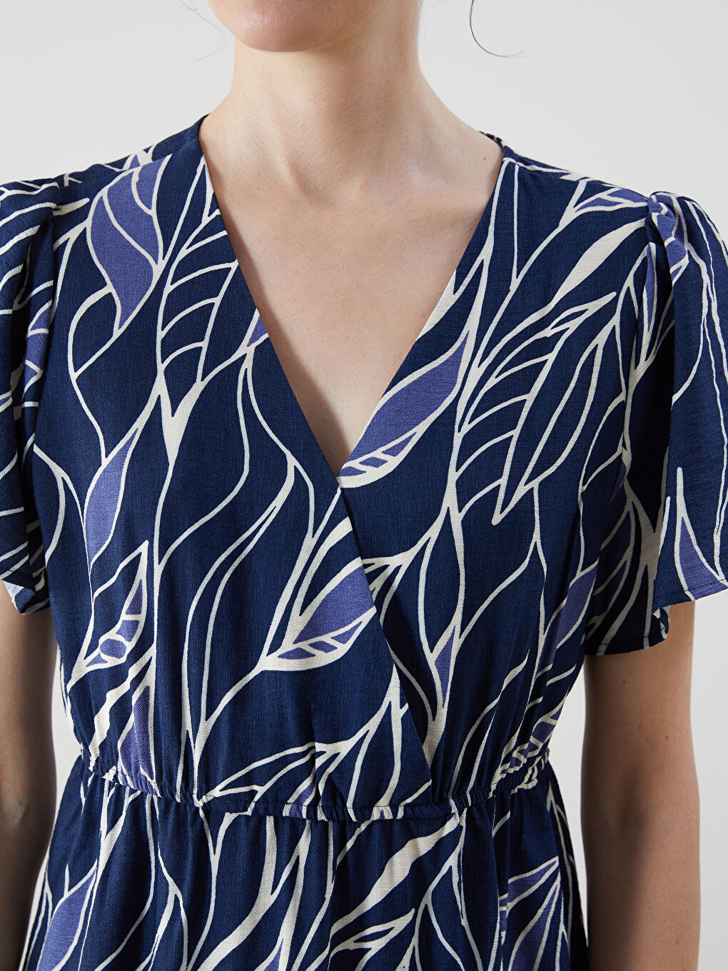 Lacivert Kruvaze Yaka Desenli Elbise-4