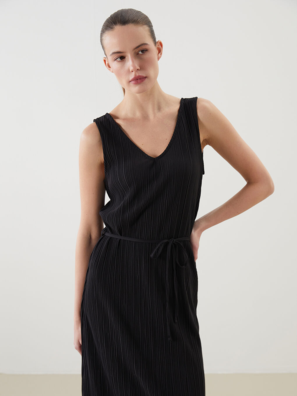 LCWAIKIKI Classic V-Neck Textured Sash Dress -S5JT87Z8-CVL