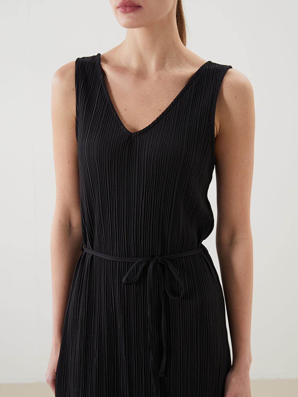 LCWAIKIKI Classic V-Neck Textured Sash Dress -S5JT87Z8-CVL