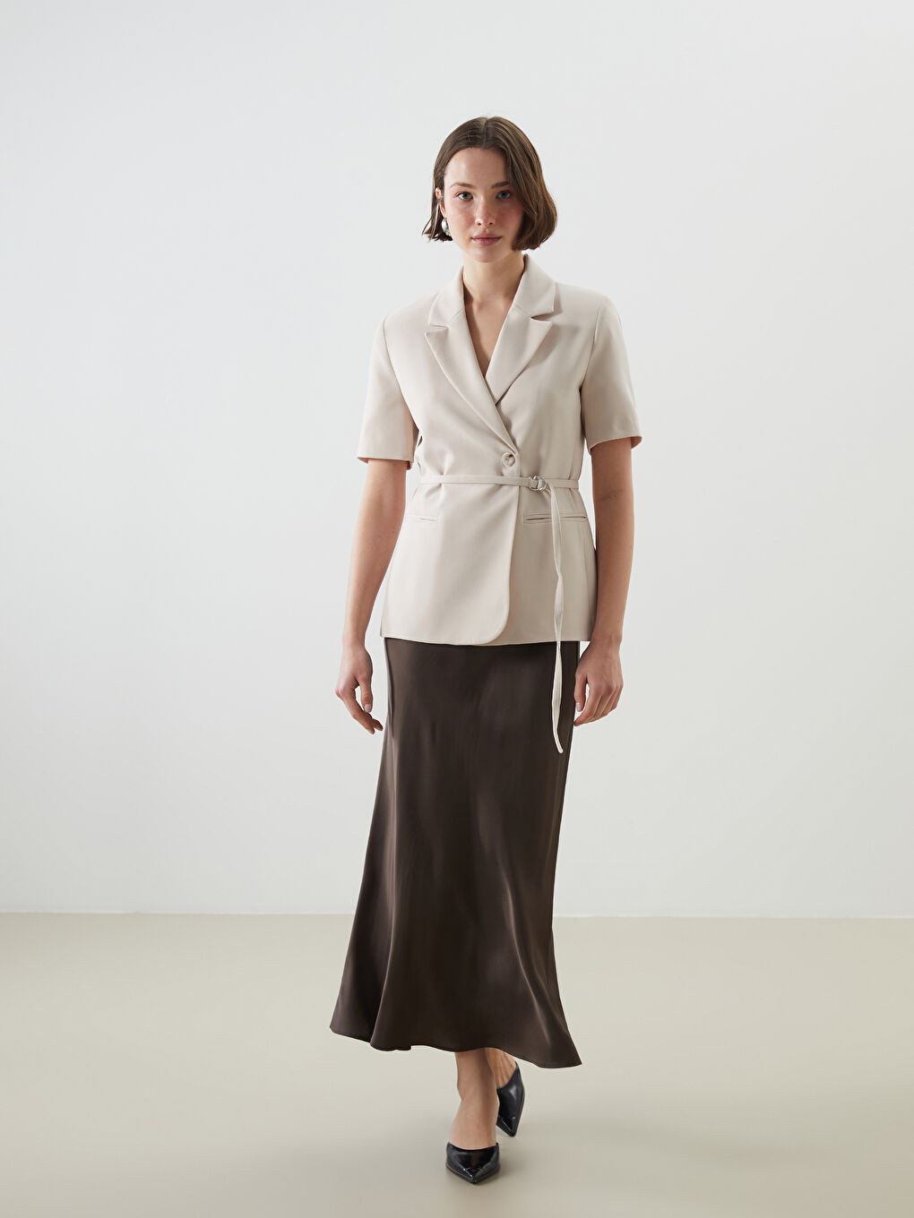 LCWAIKIKI Classic Ekru Beli Kemerli Krep Kadın Blazer Ceket - 1