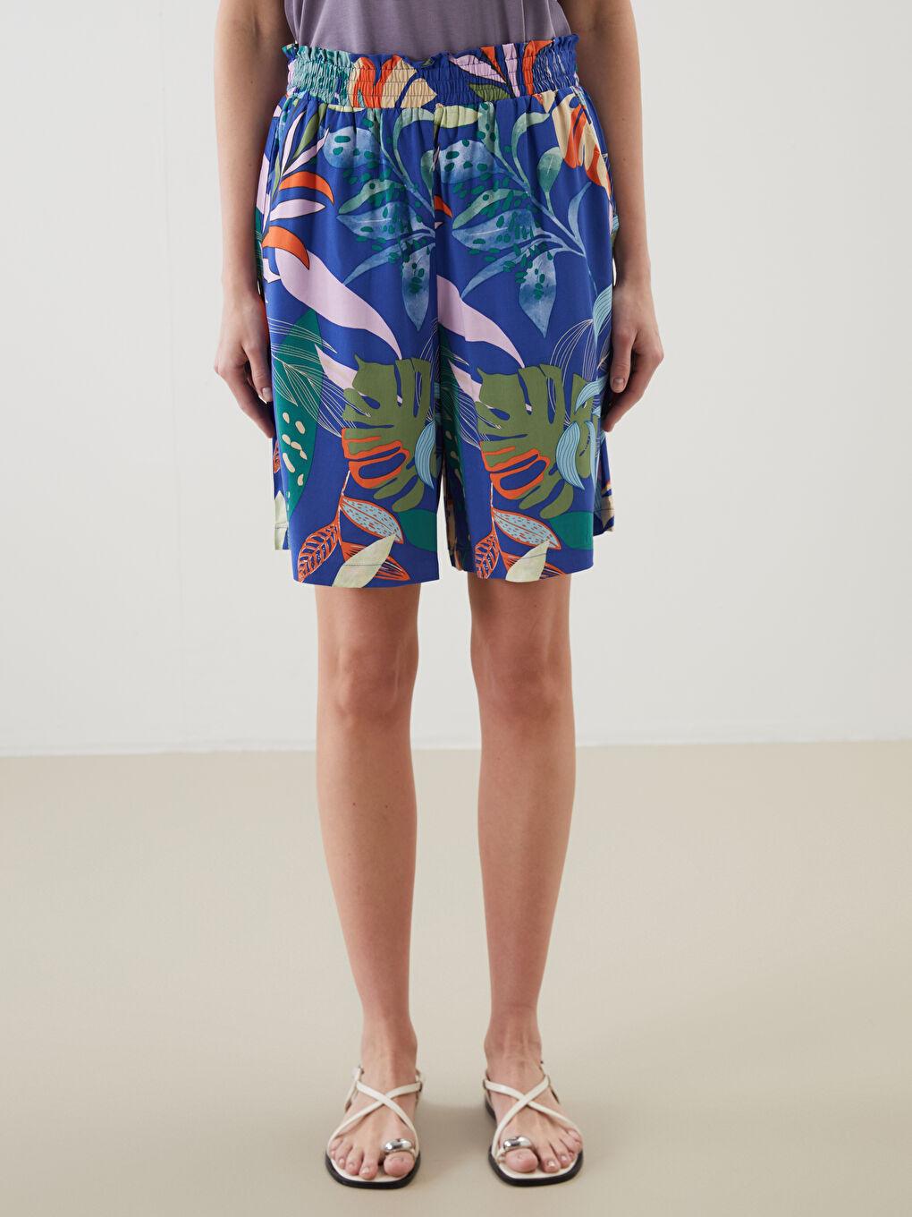 LC Waikiki Elasticated Waist Floral Women's Shorts -S5JU42Z8-LRR