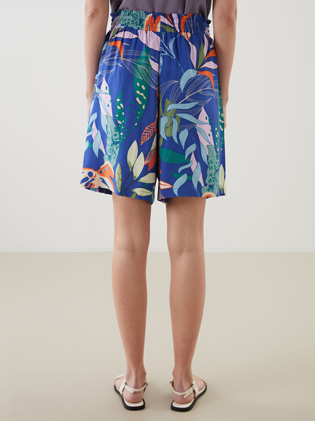 LC Waikiki Elasticated Waist Floral Women's Shorts -S5JU42Z8-LRR