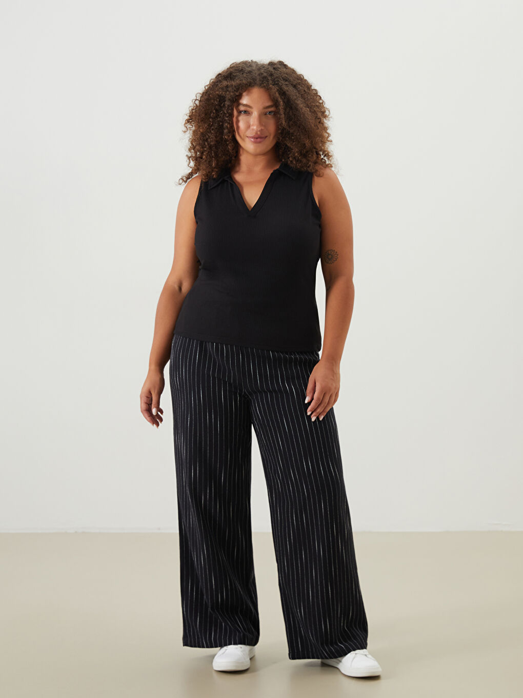 Siyah Polo Yaka Kadın Atlet-1