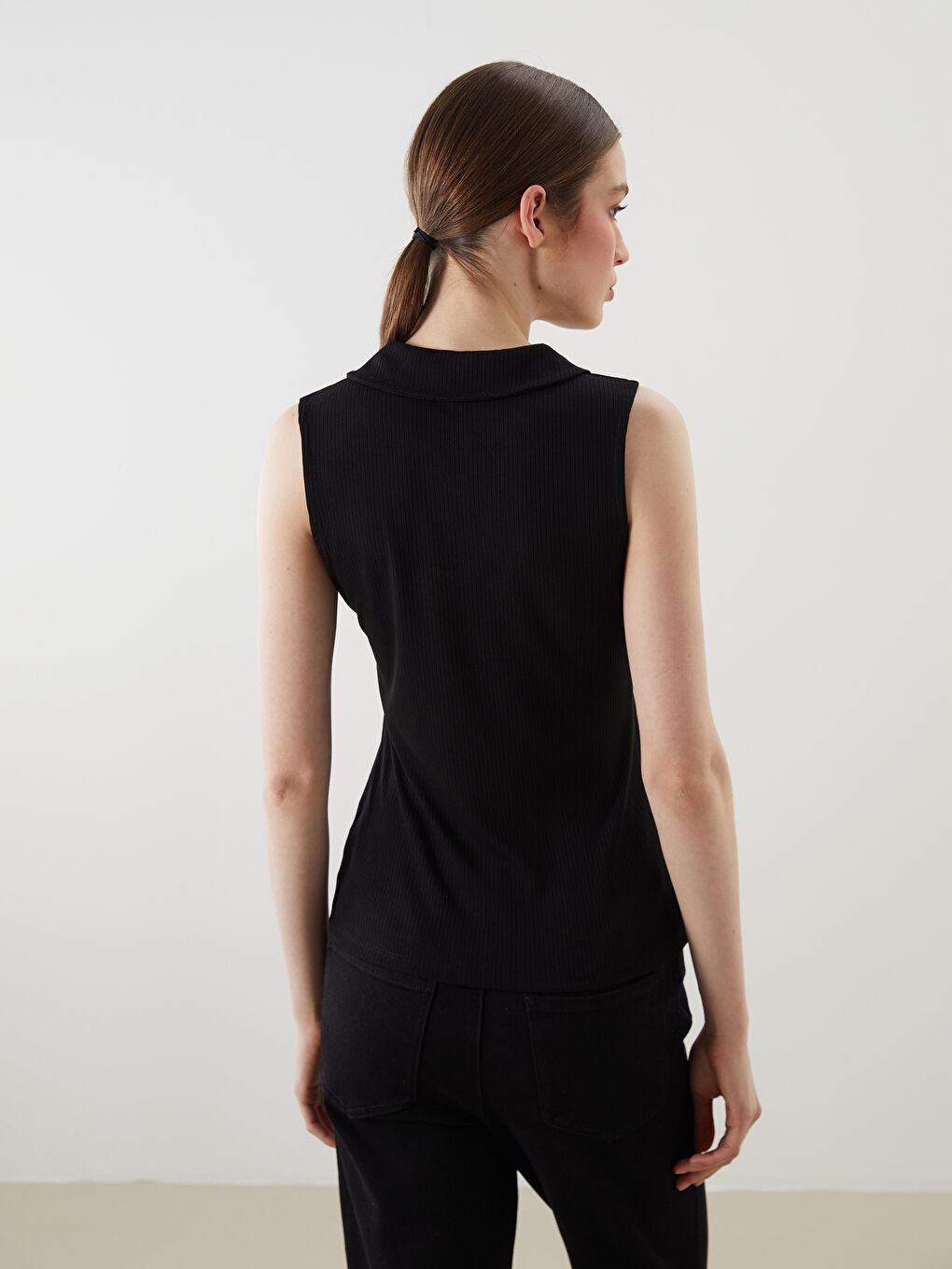 Siyah Polo Yaka Kadın Atlet-4