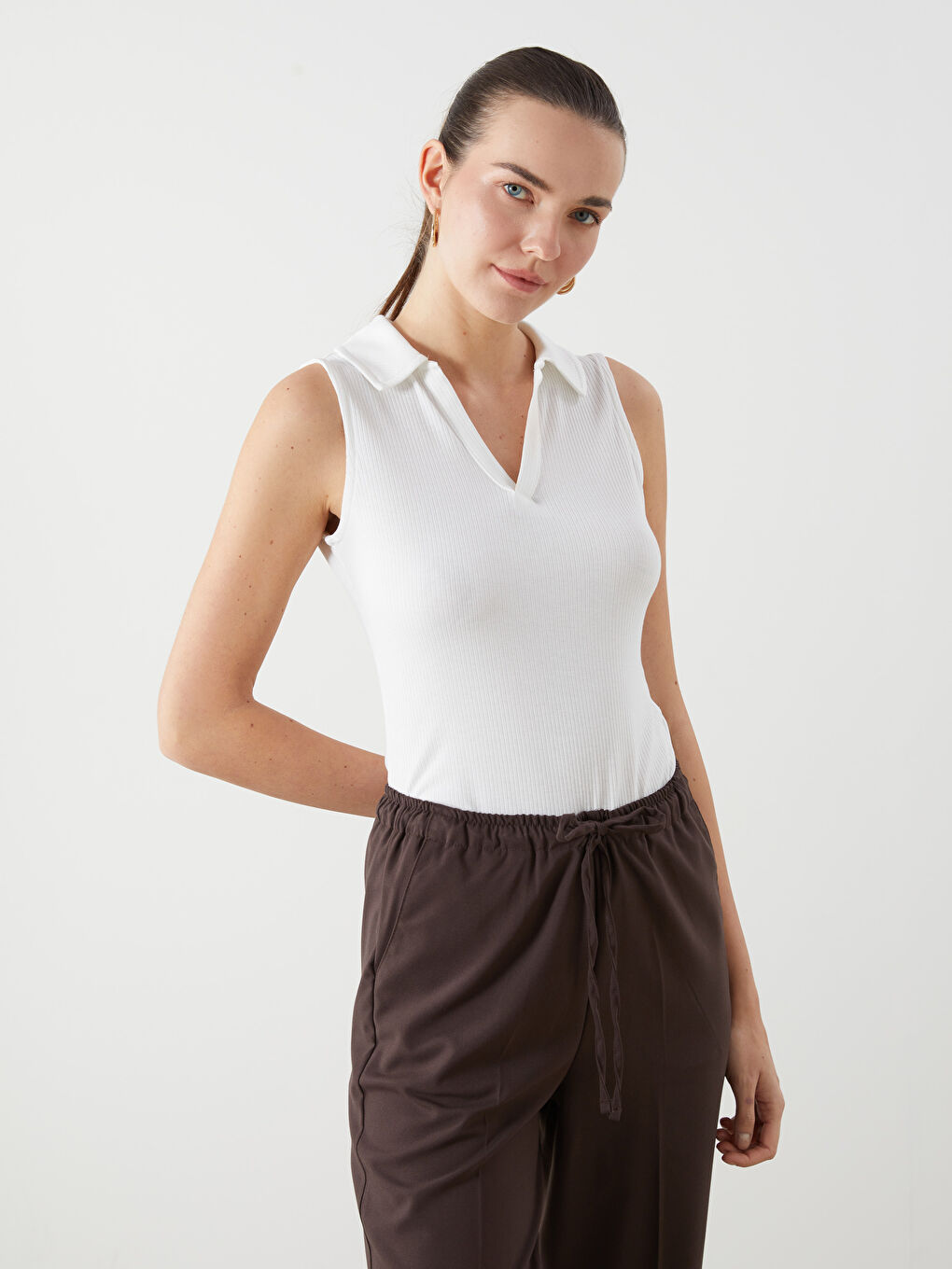 Ekru Polo Yaka Kadın Atlet