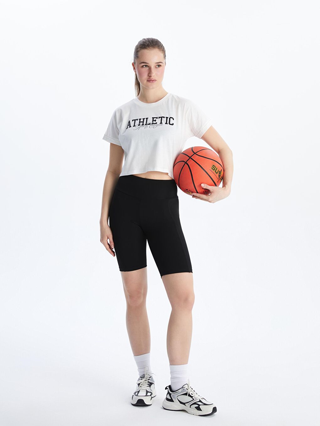 Beyaz Bisiklet Yaka Baskılı Crop Kadın Spor Tişört-1