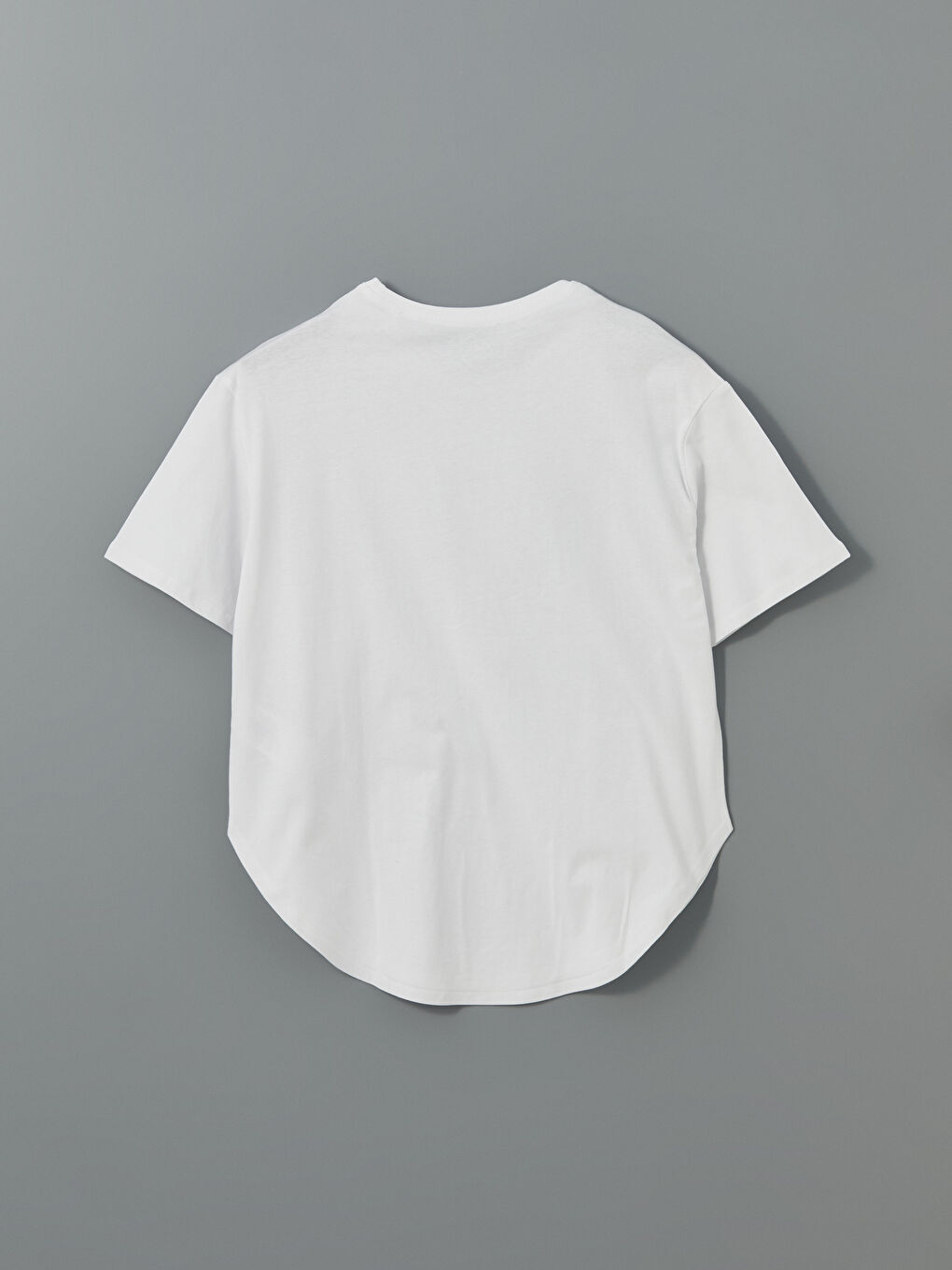 ქალის პრინტიანი სპორტული მაისური მრგვალი ყელით-5