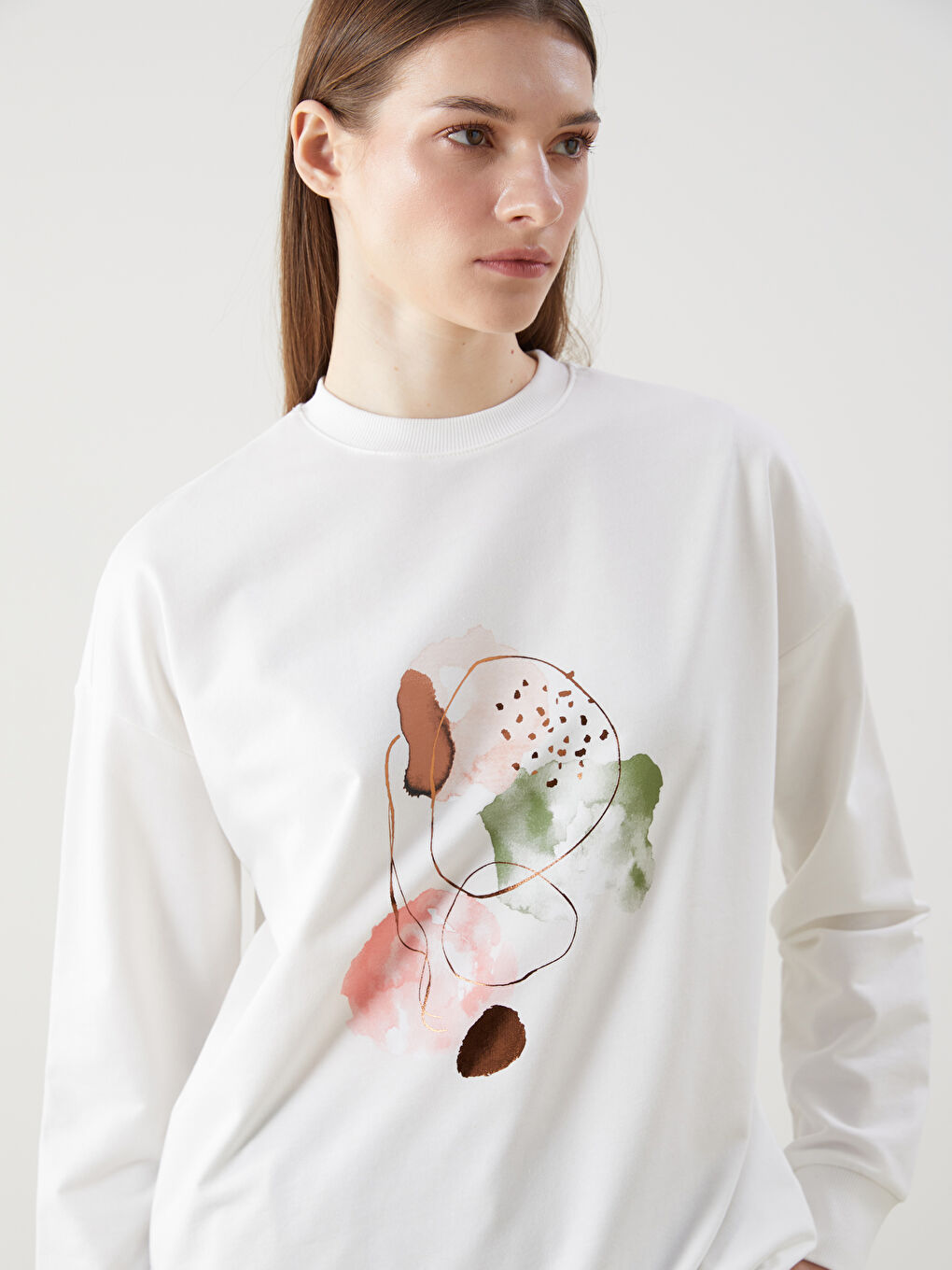 LCW Modest Ekru Bisiklet Yaka Baskılı Oversize Kadın Sweatshirt Tunik