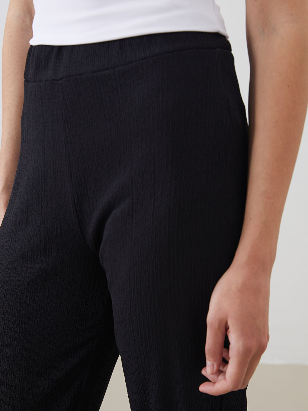 LCWAIKIKI Classic Pantalone za Žene Šargarepa Kroja sa Teksturom i Elastičnim Struk -S5JV92Z8-CVL