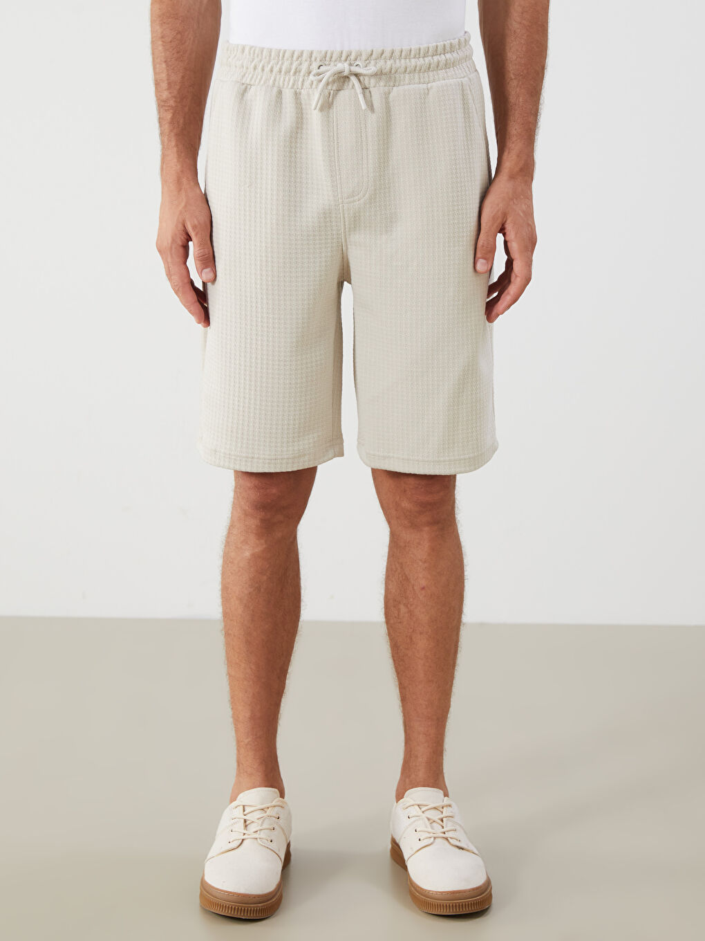 Bej Standart Kalıp Erkek Şort-1