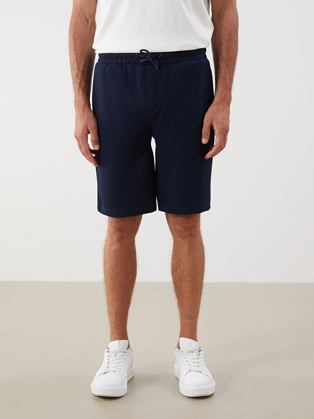 LCWAIKIKI Classic Standard Fit Men's Shorts -S5JY05Z8-DWP