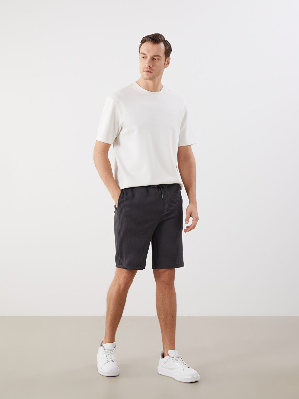 LCWAIKIKI Classic Standard Fit Men's Shorts -S5JY05Z8-YM6