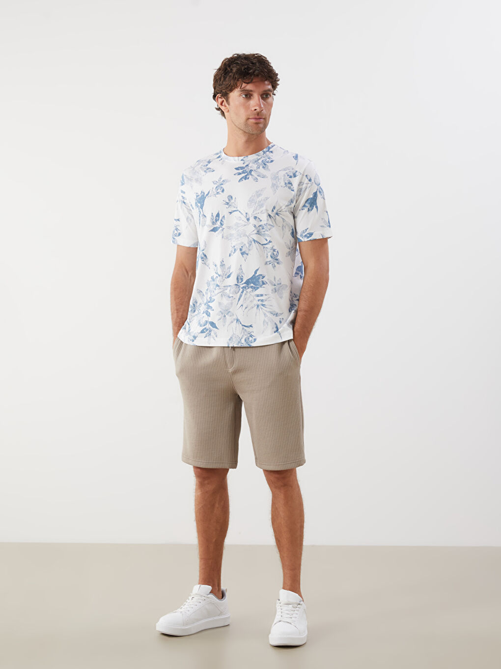 LCWAIKIKI Classic Standard Fit Men's Shorts -S5JY05Z8-Z3L