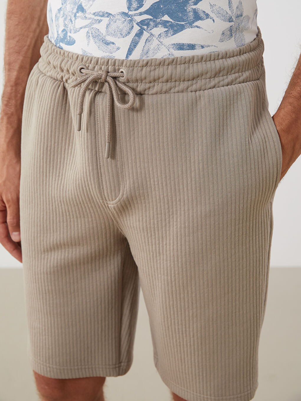 LCWAIKIKI Classic Standard Fit Men's Shorts -S5JY05Z8-Z3L